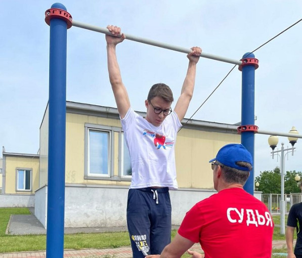Статья 20. Судейская коллегия по подтягиванию, сгибанию и разгибанию рук в упоре лежа Статья 20. Судейская коллегия по подтягиванию, сгибанию и разгибанию рук в упоре лежа.